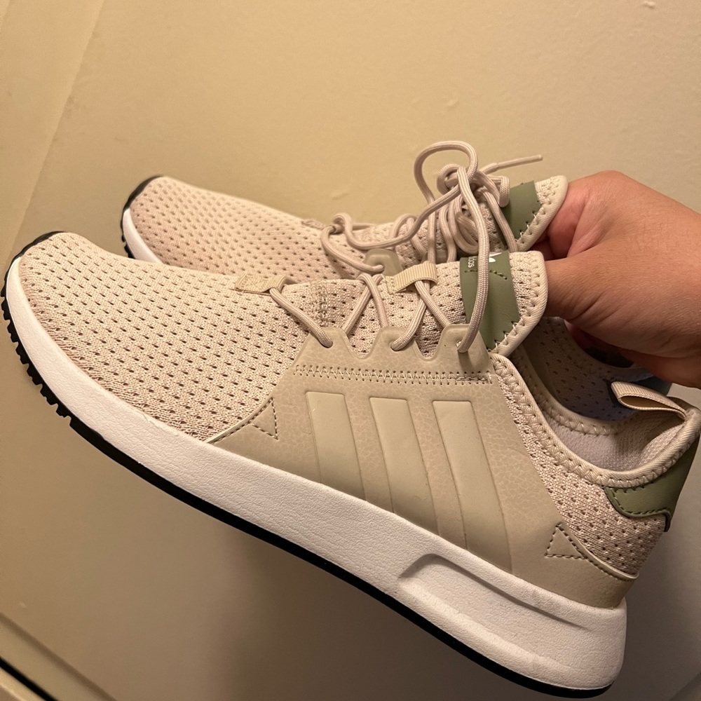 Adidas - Picture 2 of 3